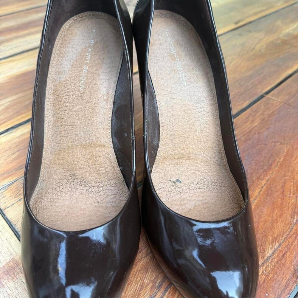 Kurt Geiger Brown patent leather high heels with pointed toe and 3.5" heel size
